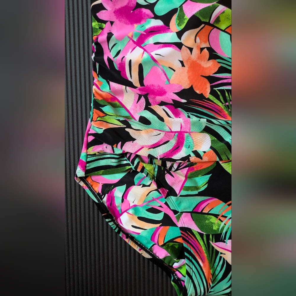 BEYOND CONTROL New Black Multi Printed Ruffled V-neck One-piece Swimsuit Size 10 - Picture 9 of 13